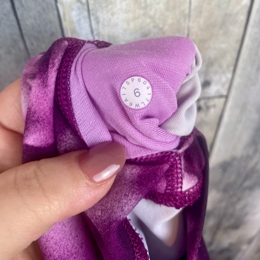 Lululemon Wunder Under Crop (Hi-Rise) 21" in Blush Blossom Size 6. - Picture 9 of 14